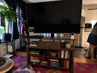 Media Center / Tv Stand / Credenza