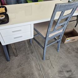 Desk. 30.00 firm
