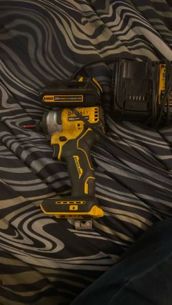 DeWalt 20 V brushless impact driver battery and