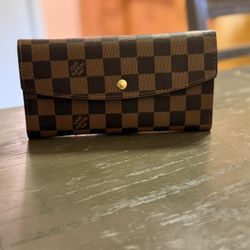 Louis Vuitton women’s wallet