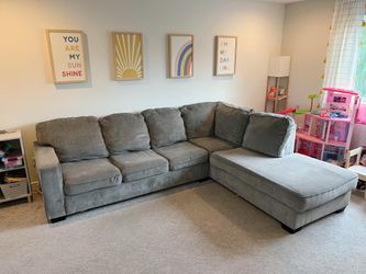 Sleeper Sectional sofa with Chaise