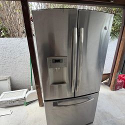 Fridge/ Refrigerador