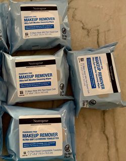 Fragrance-free Neutrogena makeup remover cleansing wipes or towelettes, 25 wipes each pkg,  New/unopened. Gift-giving condition.