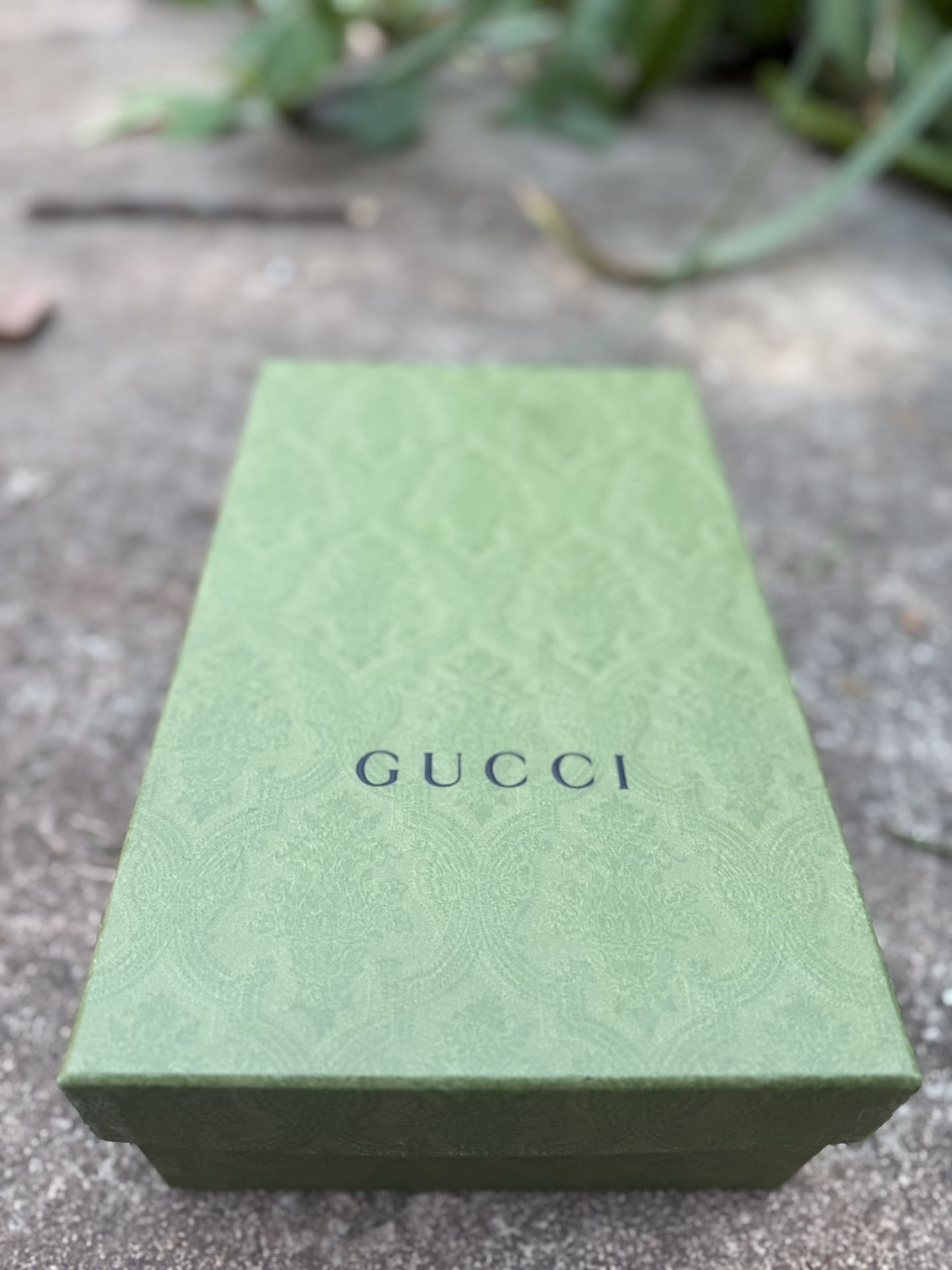 Authentic Gucci Screener GG Supreme Sneakers – EU 35 / US 5 – With Box & Dust Bags
