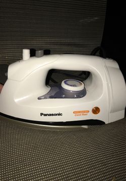 Panasonic Electronic Shut Off Steam Iron like new