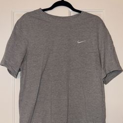 Men’s Nike Tshirt Tee Large 