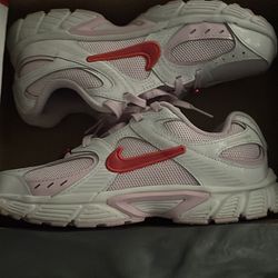 Valentine nikes size:4.5