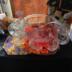 Vintage Punchbowl set (decorations, not included)