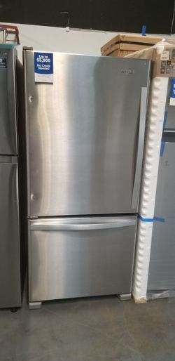 Refrigerator Stainless Bottom Freezer Whirlpool 30"W