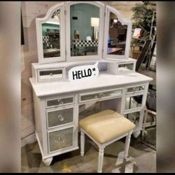 in Stock 👉Tracy Vanity W/ Stool