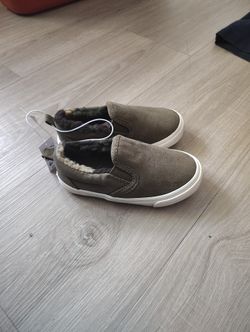 New Old Navy Slip On Sneakers Size 6 Toddler