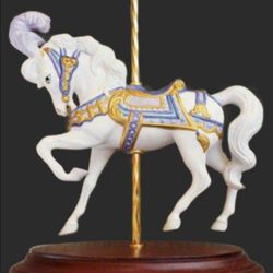 Gorgeous Franklin Mint 1989 "Carousel Majesty" the carousel horse statue figurine.