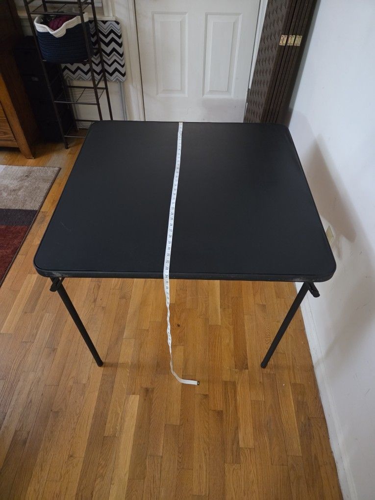 34" Vinyl Table