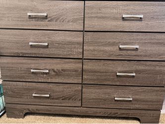 8 drawer dresser & 2 door nightstand