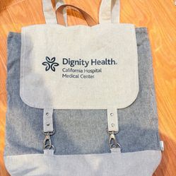 Never Use Canvas Backpack with Adjusted Back Strapes