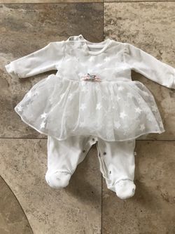 Adorable onesie size 3-6 month