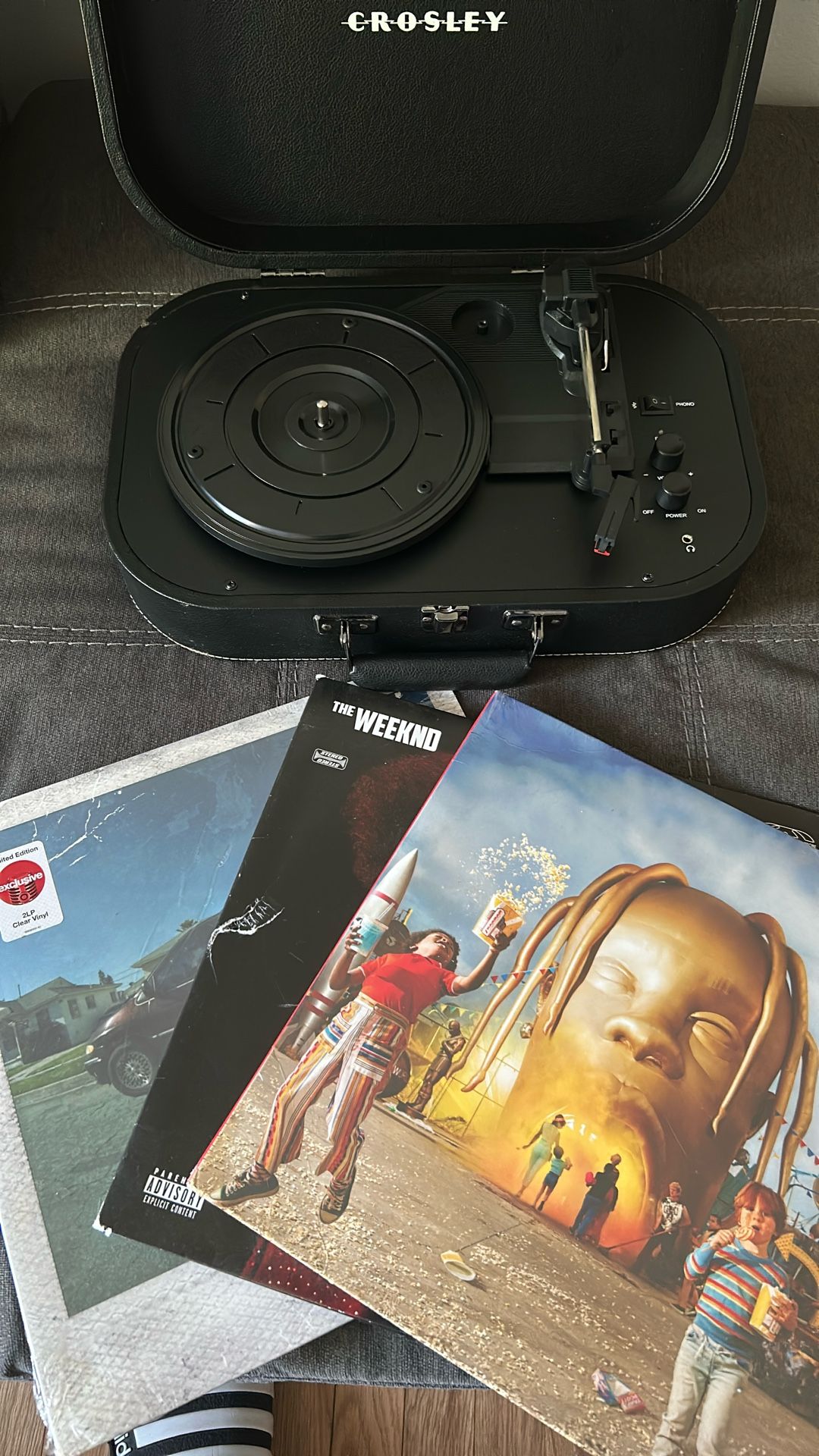 Record Player with 3 Records