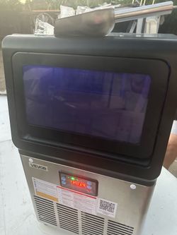 Commercial Ice Maker