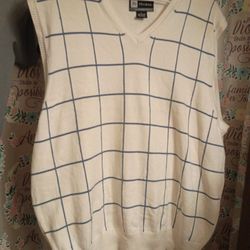 $8 JoS A BANK VEST SIZE LARGE 