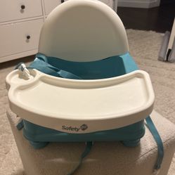 Safety 1ˢᵗ Easy Care Swing Tray Feeding Booster
