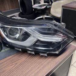 2018 Chevy Equinox Passenger Side HID 