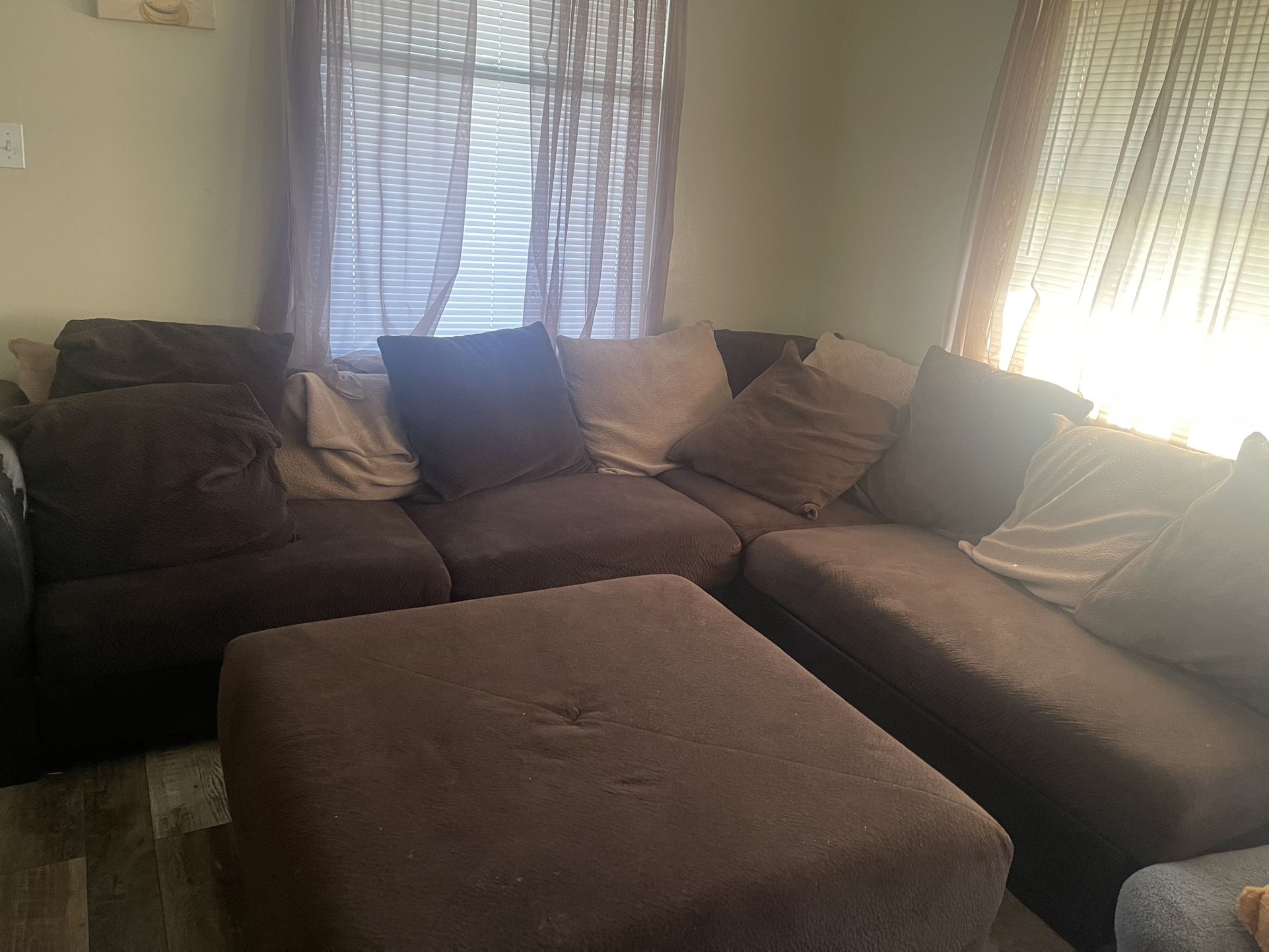 Sectional Sofa With Ottoman