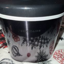 FRIGIDAIRE Ice Maker 