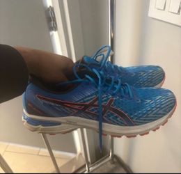 Men ASICS running shoes size 14 great condition
