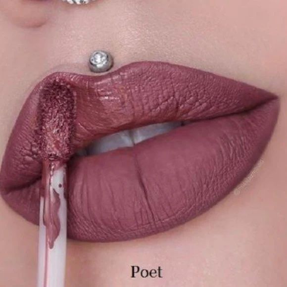 Smudge-Proof Matte Liquid Lipstick