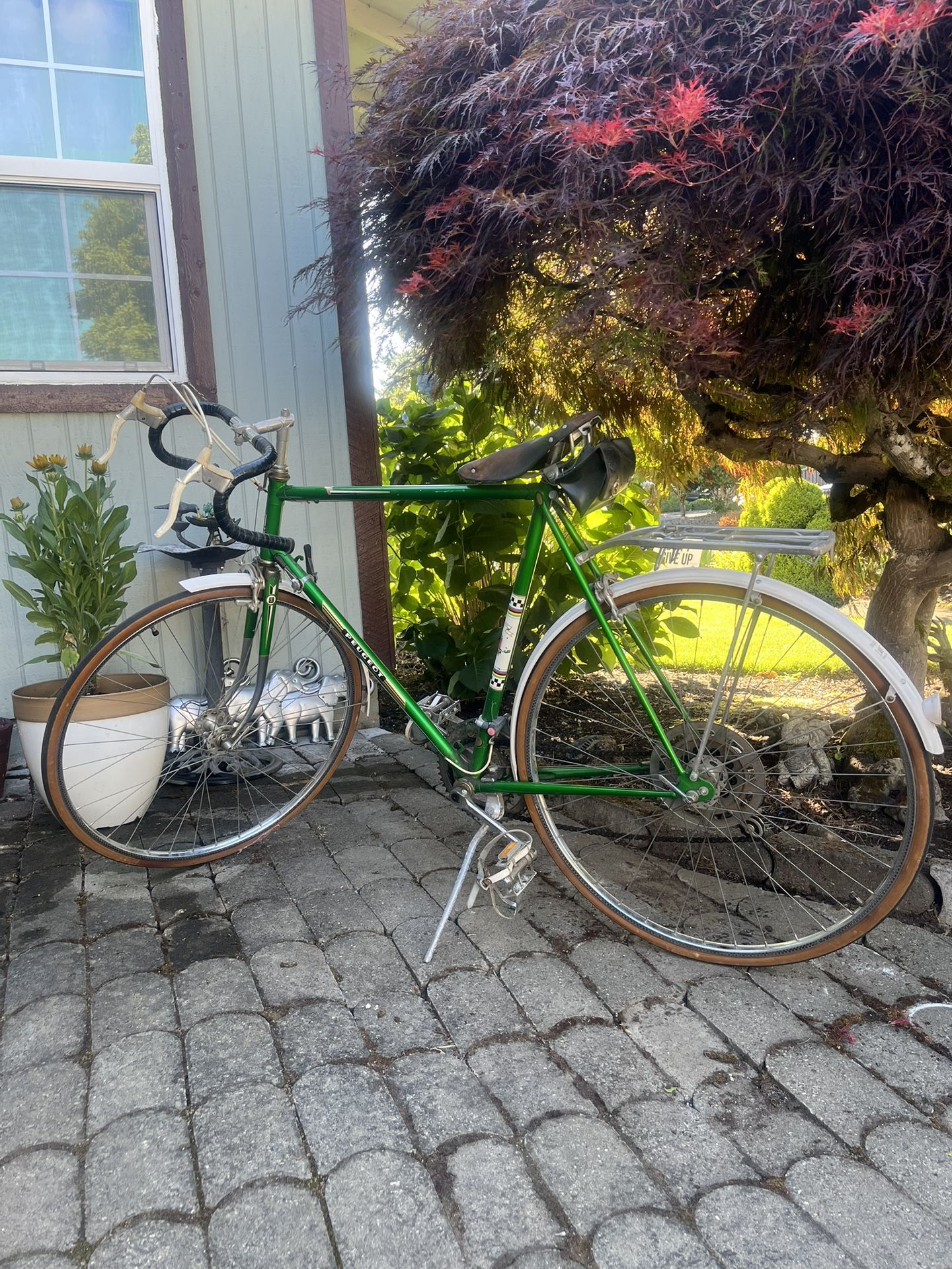 1980’s Vintage Peugeot Bicycle Road Bike Green