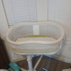 Halo Bassinet Swivel Sleeper