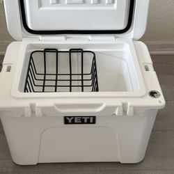 Yeti Tundra 35 Cooler