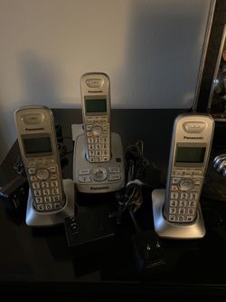 Panasonic PNLC1041/ KX-TG4221 DECT 6.0 3-Handset Cordless Telephone