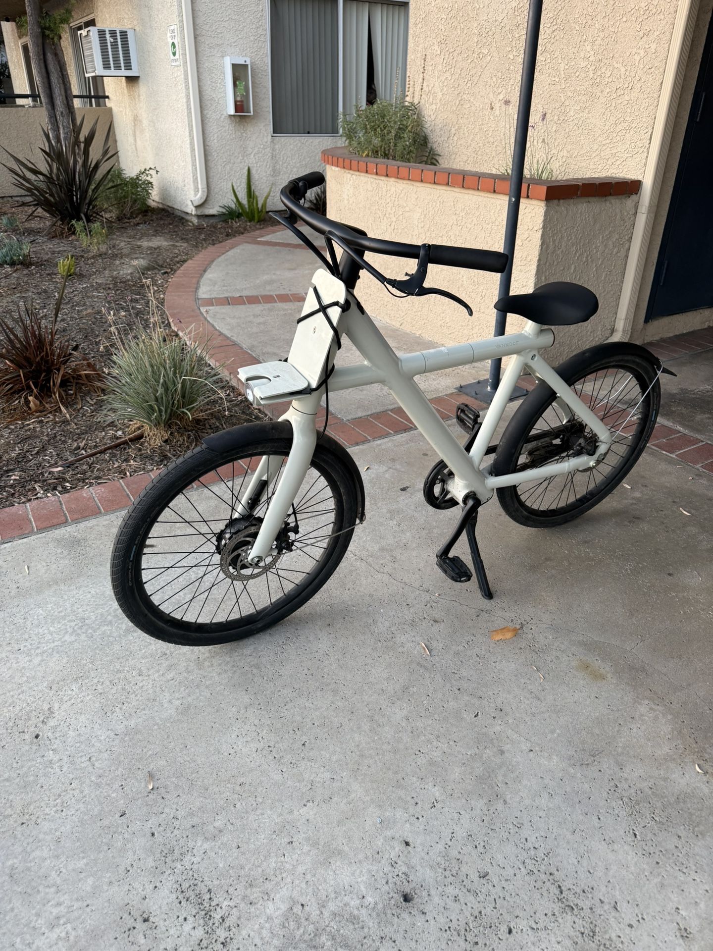 Vanmoof S2 E Bike In Great Condition With Charger And Some Accessories