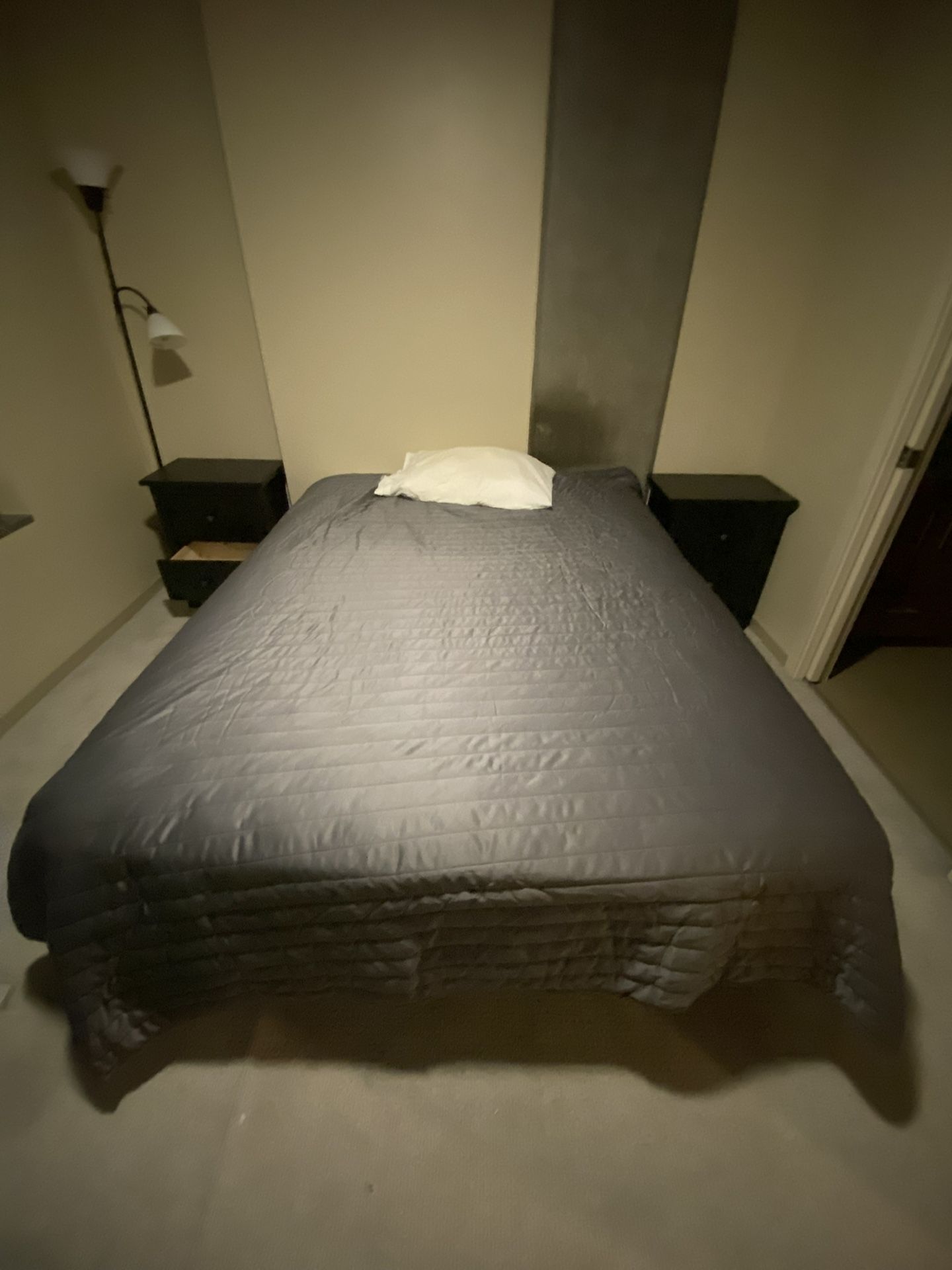  PressureSmart Queen Bed Mattress + Adjustable Frame Base – Great Condition [MUST PICKUP]