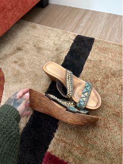Women’s sandals /wedges