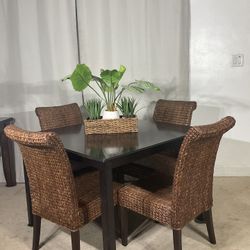 Dining Table With 4 BOHO Chairs From Pier 1 Imports / Mesa Comedor Y 4 Sillas 