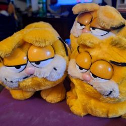4 Vintage 1981 Garfield Plush Toys