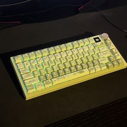 Wireless Spring Themed Mechanical Keyboard