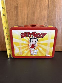 collectible Betty Boop tin lunch box