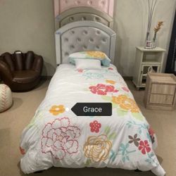 Gaby twin bed (pink, silver, gold)😉 we have delivery 😄 today only $49 down payment Price: $149