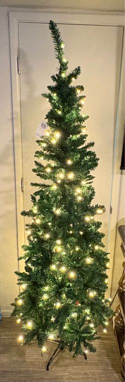 7' Pencil Christmas tree