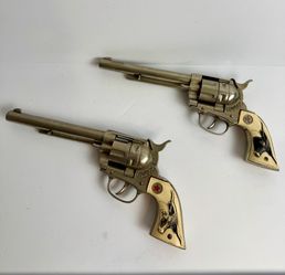 Pair Vintage Hubley Cowboy Classic Diecast Toy Cap Guns White Steer Head Grips