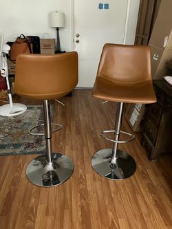 Bar stools adjustable