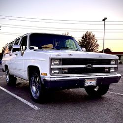 1984 Chevy Suburban 