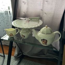 M.J. Hummel Tea Set
