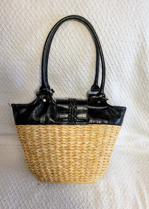 Handbag Purse Leather Top Straw Bottom 11" H x 13" W