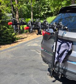 FIVE (5) bike Yakima 2in. Hitch Mount Rack - Holmdel NJ