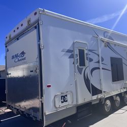 2006 McKenzie Dune Chaser Toy Hauler 