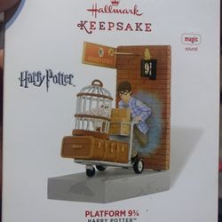 Harry Potter Hallmark Ornament. 